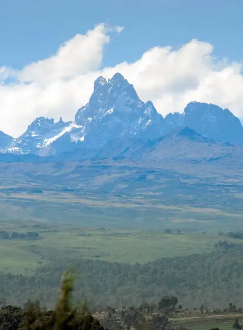 Mont Kenya sommets enneigés montagne UNESCO paysage altitude voyage sur mesure Kenya nature