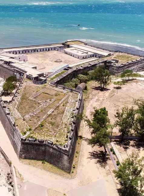 Vue aérienne de la forteresse historique de São Sebastião sur l'Île de Mozambique lors d'un voyage sur mesure au Mozambique