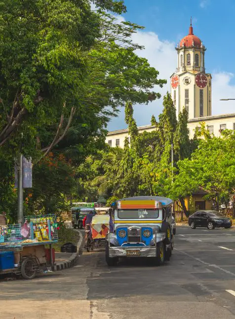Jeepney traditionnel Manille architecture coloniale espagnole Philippines - voyage sur mesure Philippines