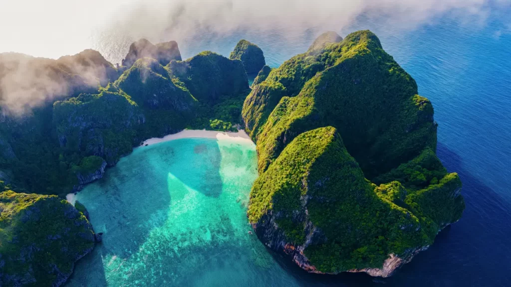 Vue aérienne de Maya Bay Koh Phi Phi Thaïlande